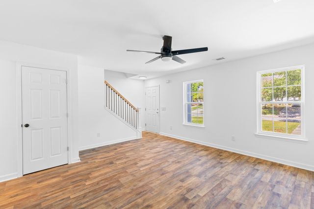 3145 Queensgate Way, Mount Pleasant, SC 29466