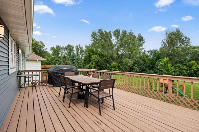 1207 Silverwood Road, Woodbury, MN 55125