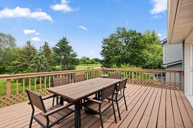 1207 Silverwood Road, Woodbury, MN 55125