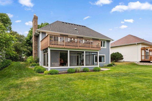 1207 Silverwood Road, Woodbury, MN 55125