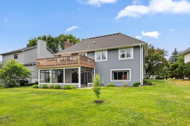 1207 Silverwood Road, Woodbury, MN 55125
