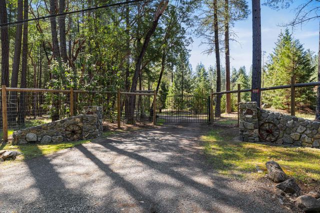 1630 Powell Creek Road, Williams, OR 97544