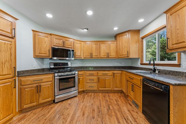 1630 Powell Creek Road, Williams, OR 97544