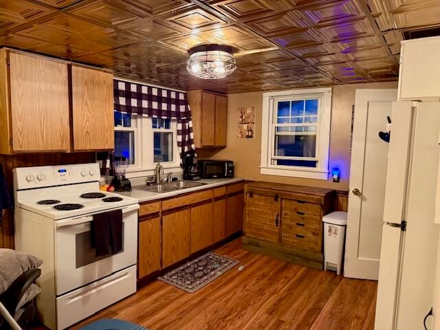 1240 E Hile Road, Norton Shores, MI 49441