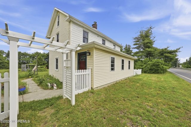 884 Monmouth Road, Cream Ridge, NJ 08514