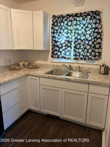 3605 W Holmes Road, Lansing, MI 48911