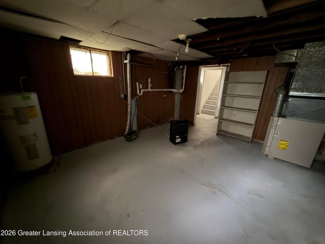 3605 W Holmes Road, Lansing, MI 48911