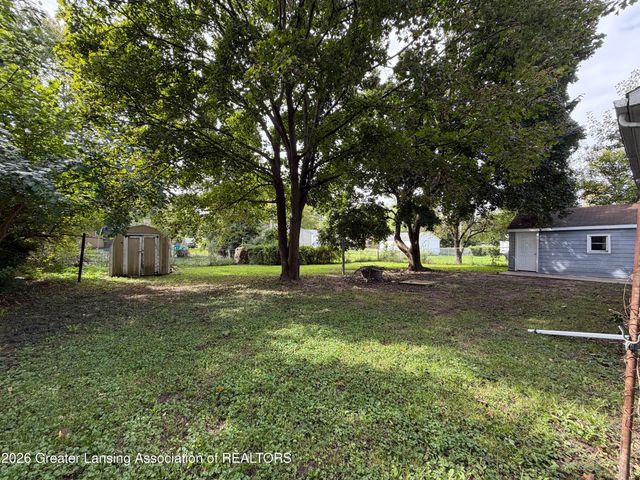 3605 W Holmes Road, Lansing, MI 48911