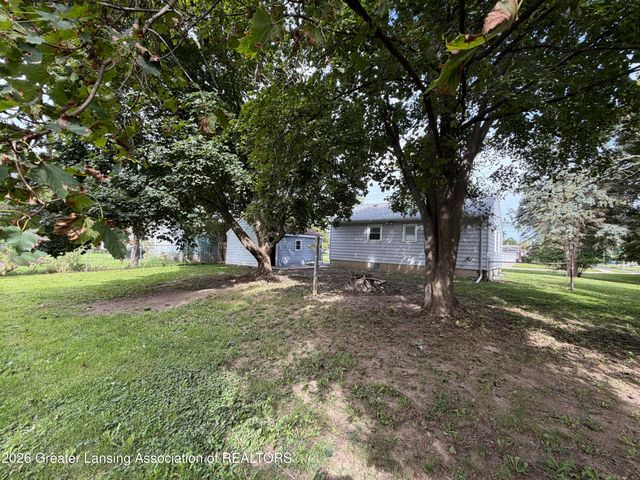 3605 W Holmes Road, Lansing, MI 48911