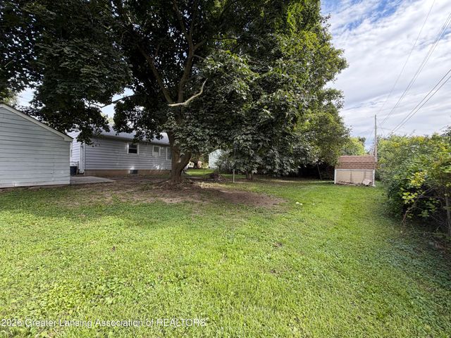 3605 W Holmes Road, Lansing, MI 48911