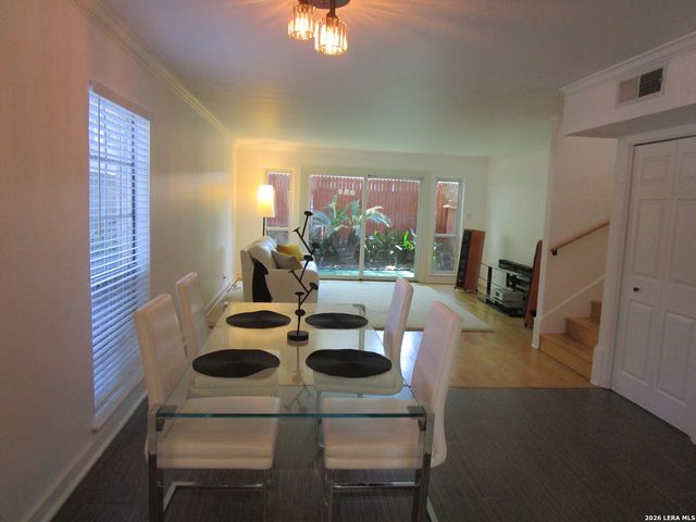 1045 Shook Ave 146 H, Olmos Park, TX 78212