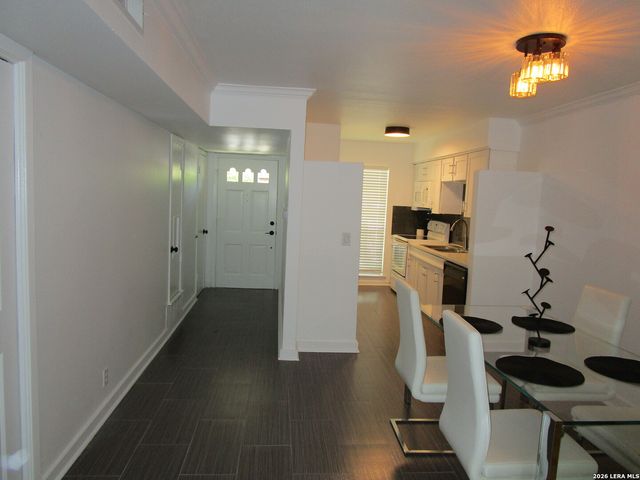 1045 Shook Ave 146 H, Olmos Park, TX 78212
