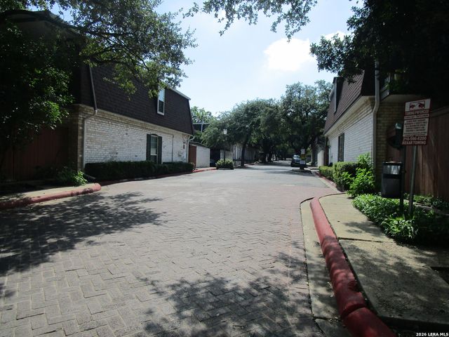 1045 Shook Ave 146 H, Olmos Park, TX 78212