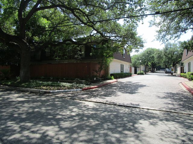 1045 Shook Ave 146 H, Olmos Park, TX 78212