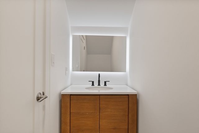 15 Jewett Pl C, Newton, MA 02458