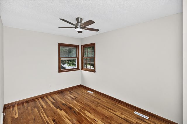 8105 Suncrest Drive, Des Moines, IA 50320