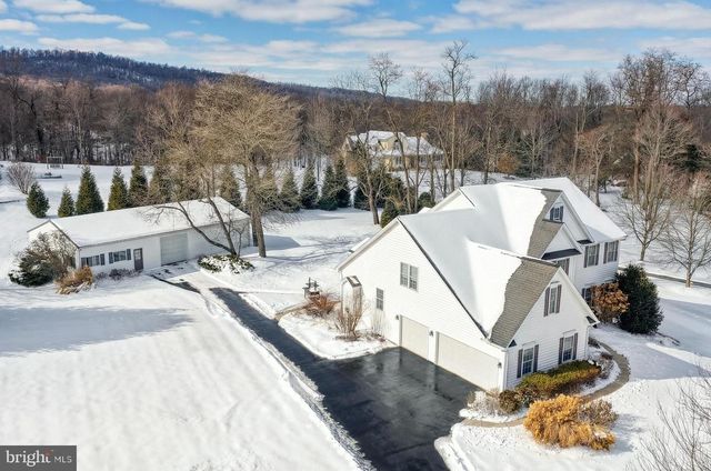 833 STONYBROOK LN, Lewisberry, PA 17339