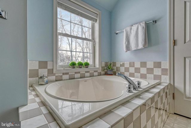 833 STONYBROOK LN, Lewisberry, PA 17339