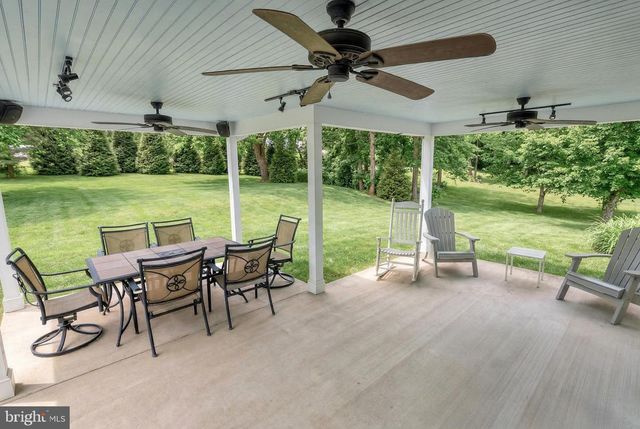833 STONYBROOK LN, Lewisberry, PA 17339
