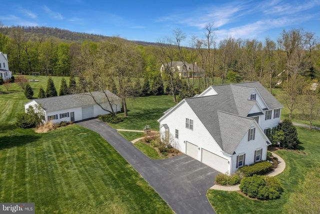 833 STONYBROOK LN, Lewisberry, PA 17339