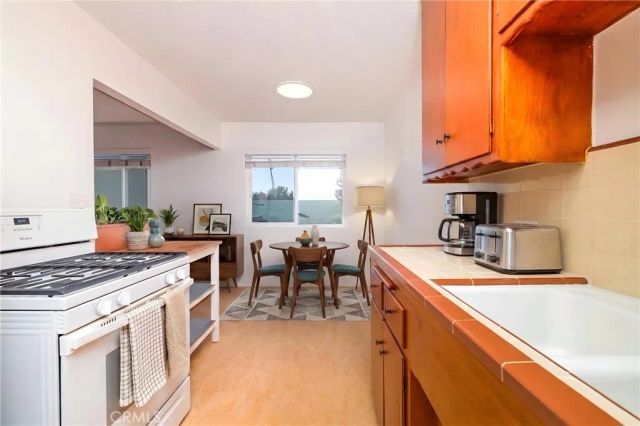 2135 Florida Street 7, Long Beach, CA 90814