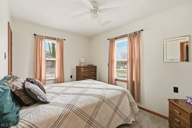 39 Castle Drive, Stow, OH 44262