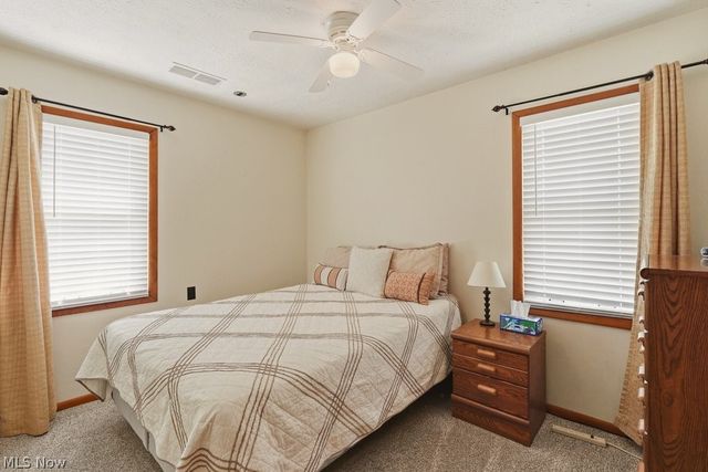 39 Castle Drive, Stow, OH 44262