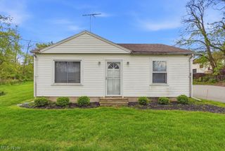 39 Castle Drive, Stow, OH 44262