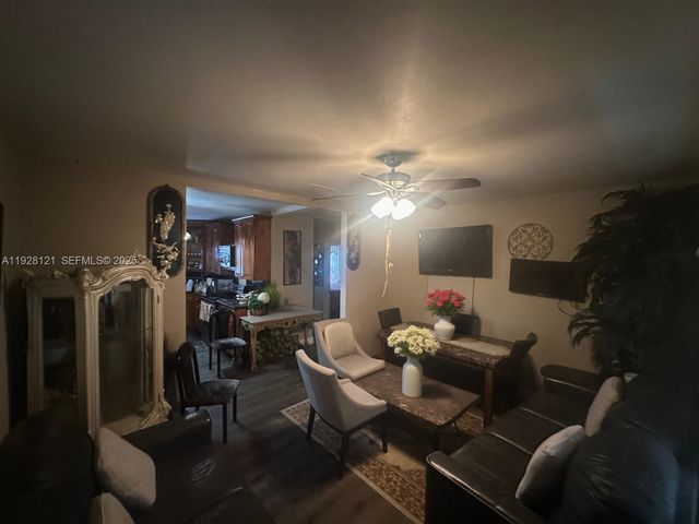 410 NW 98th St, Miami, FL 33150