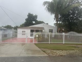 410 NW 98th St, Miami, FL 33150