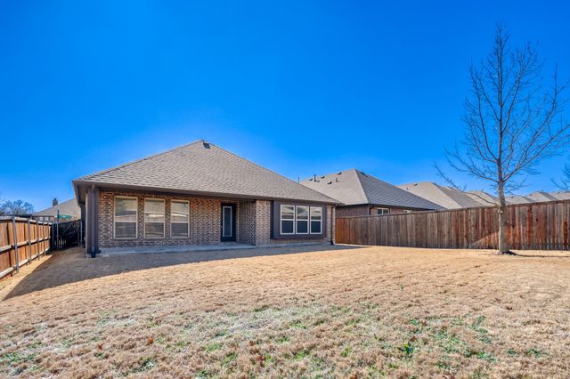 1621 Bull Street, Aubrey, TX 76227