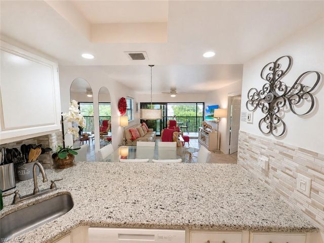 600 Neapolitan WAY 449, Naples, FL 34103