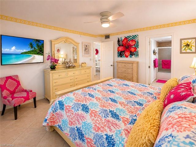 600 Neapolitan WAY 449, Naples, FL 34103