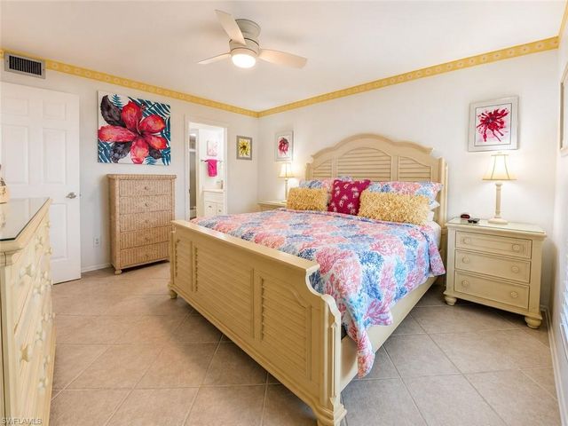 600 Neapolitan WAY 449, Naples, FL 34103