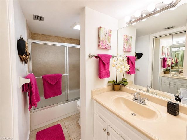 600 Neapolitan WAY 449, Naples, FL 34103