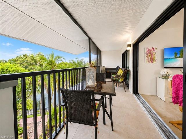 600 Neapolitan WAY 449, Naples, FL 34103
