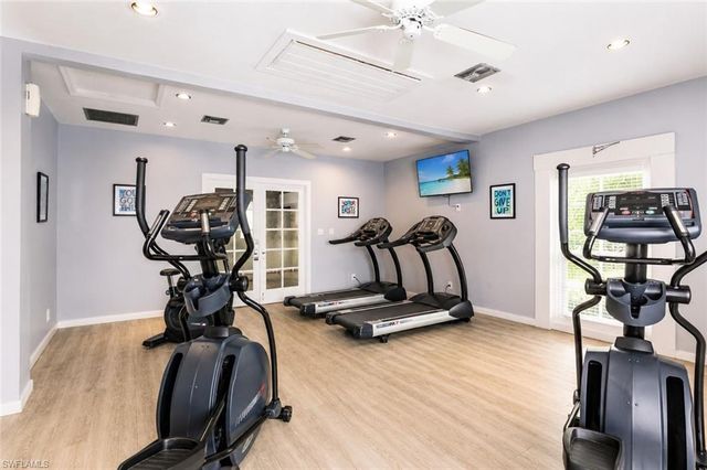 600 Neapolitan WAY 449, Naples, FL 34103