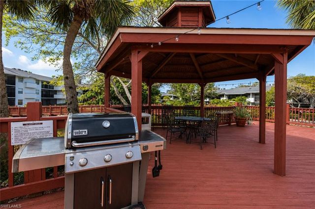 600 Neapolitan WAY 449, Naples, FL 34103