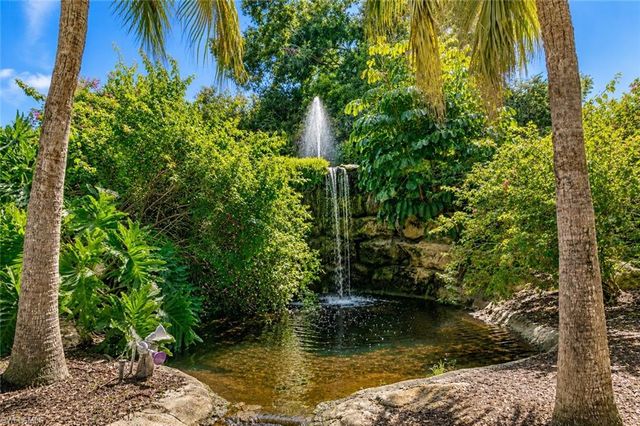 600 Neapolitan WAY 449, Naples, FL 34103