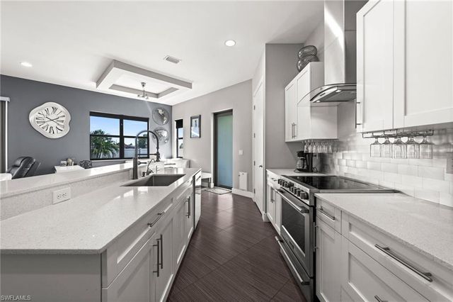 1007 NW 16th PL, Cape Coral, FL 33993