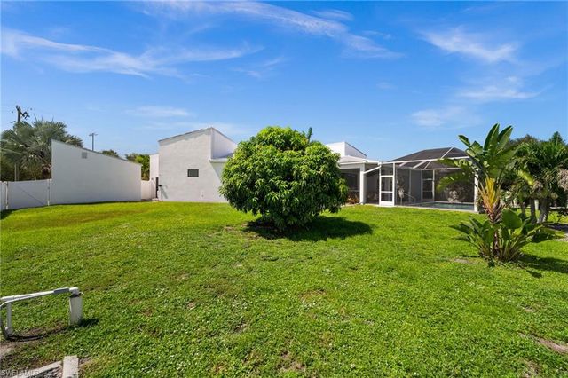 1007 NW 16th PL, Cape Coral, FL 33993