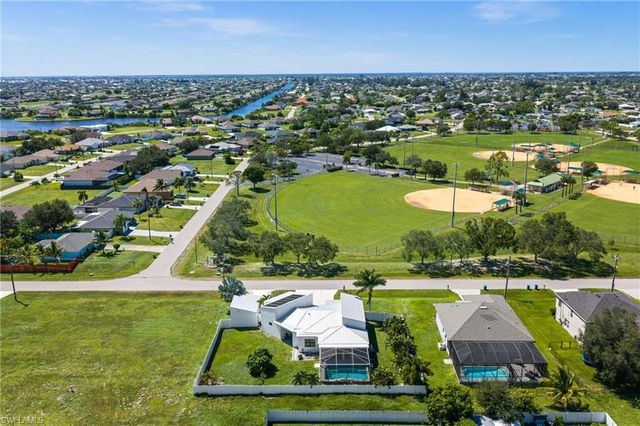 1007 NW 16th PL, Cape Coral, FL 33993