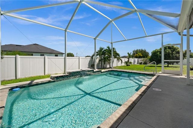 1007 NW 16th PL, Cape Coral, FL 33993