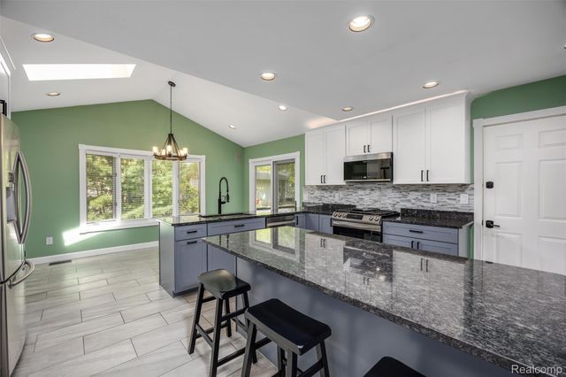 3600 Woodview Avenue, West Bloomfield Charter Township, MI 48324