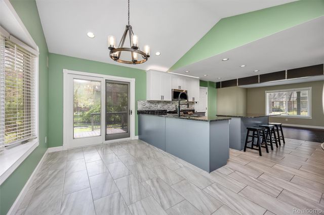 3600 Woodview Avenue, West Bloomfield Charter Township, MI 48324