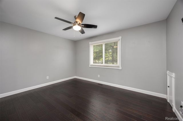 3600 Woodview Avenue, West Bloomfield Charter Township, MI 48324