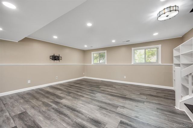 3600 Woodview Avenue, West Bloomfield Charter Township, MI 48324