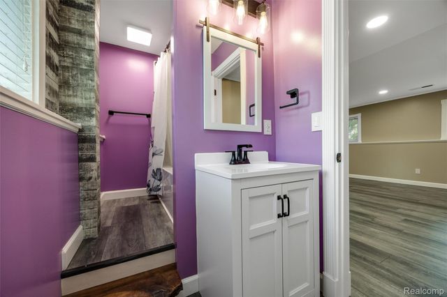 3600 Woodview Avenue, West Bloomfield Charter Township, MI 48324