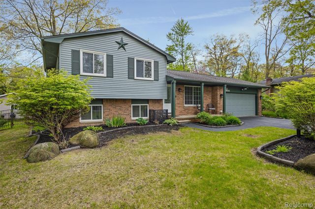 3600 Woodview Avenue, West Bloomfield Charter Township, MI 48324