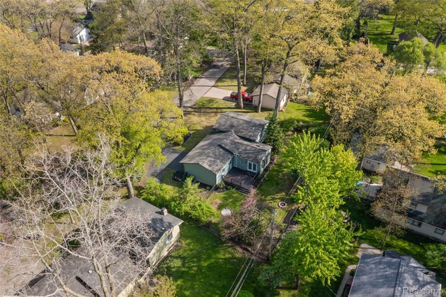 3600 Woodview Avenue, West Bloomfield Charter Township, MI 48324
